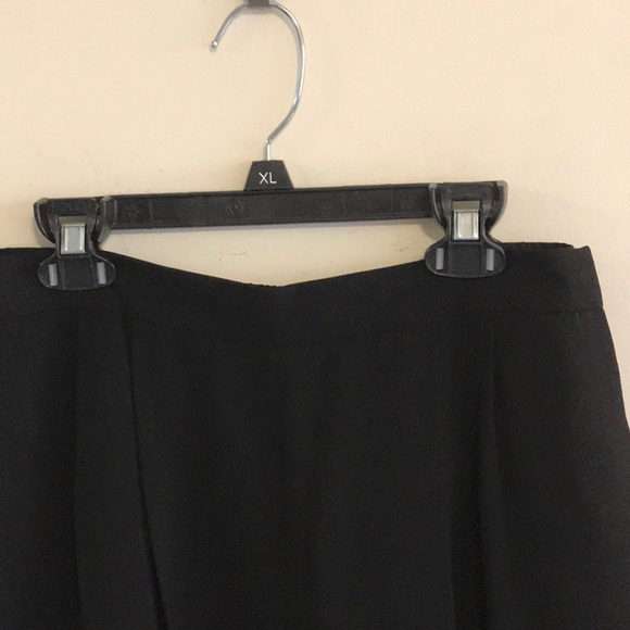 Talbots crepe style black dress pants. Size 8.NWOT - Picture 4 of 11